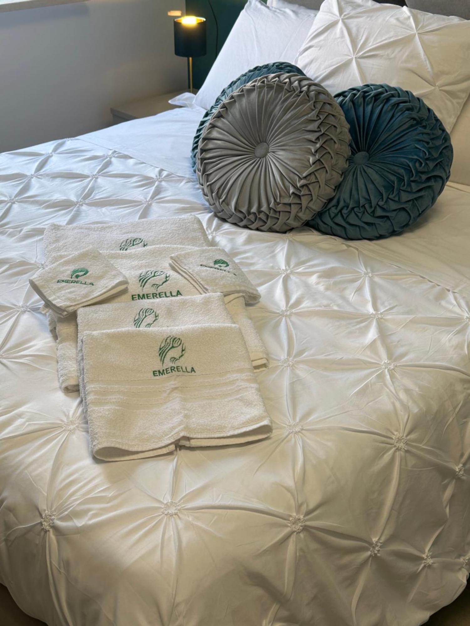 Emerella Luxury Suites-Siderno Lungomare エクステリア 写真