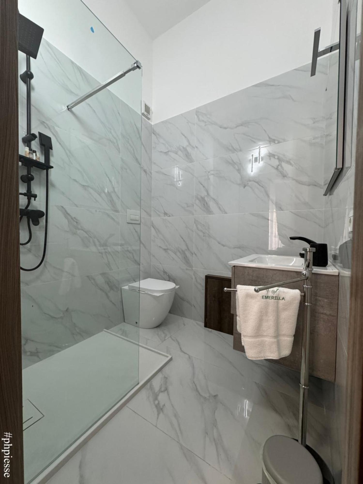 Emerella Luxury Suites-Siderno Lungomare エクステリア 写真